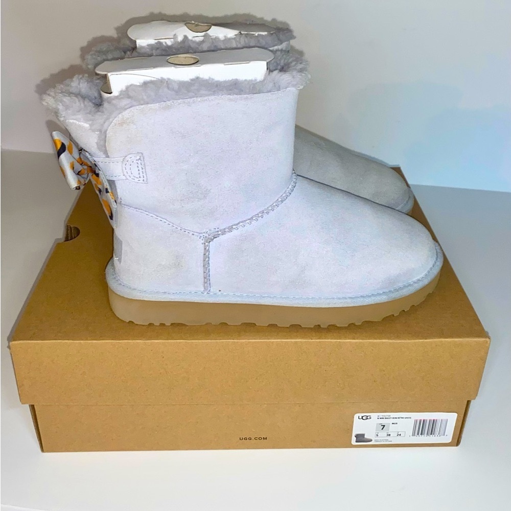 UGG Mini Bailey Bow Retro Spots Boots size 7